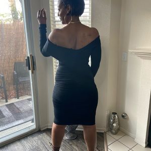 Off the shoulder dress 🖤🖤🖤
